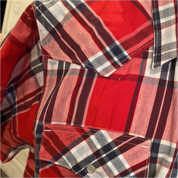 Vintage Levi’s Short Sleeve Pearl Snap Button-Up Shirt - Picture 6 of 13